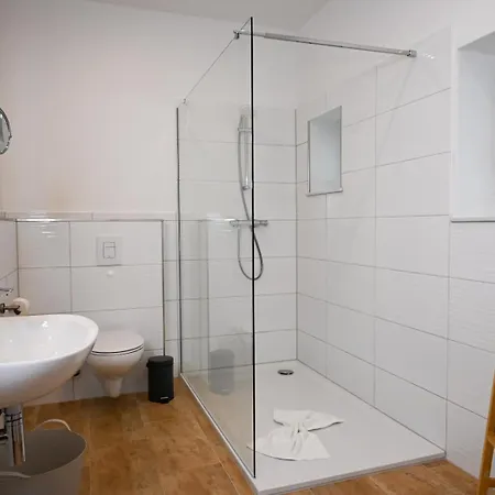 Home Inn Apartments - 301 Minden  Buitenkant foto